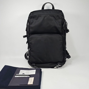 프라다 삼각로고 멀티포켓 백팩