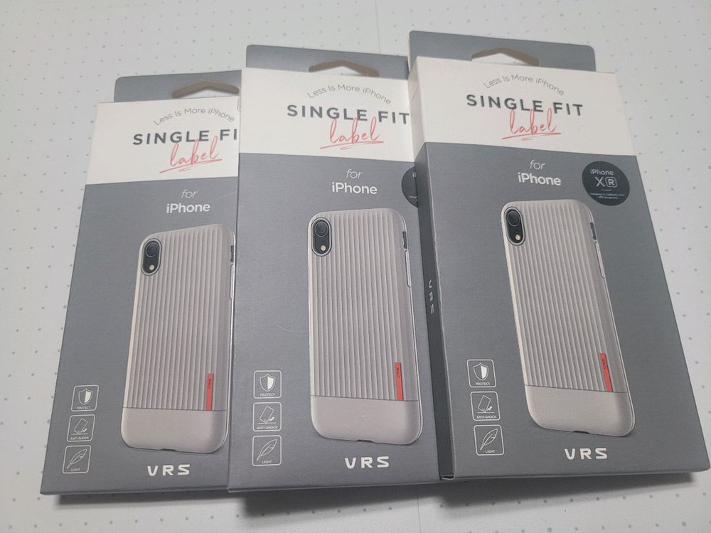 [미개봉 새제품] 베루스 아이폰XR 싱글핏 케이스--1