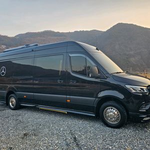 W907 벤츠 스프린터 519 엑스트라 롱바디 15/16인승 에스모터스 출고차량 판매합니다.