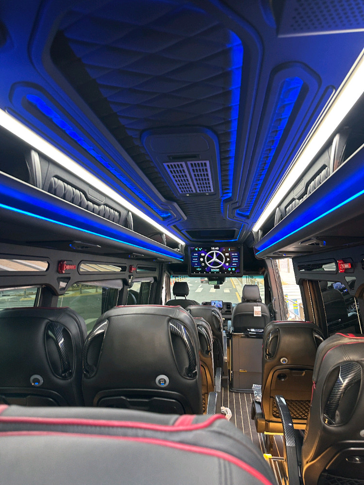 W907 벤츠 스프린터 519 엑스트라 롱바디 15/16인승 에스모터스 출고차량 판매합니다.--4