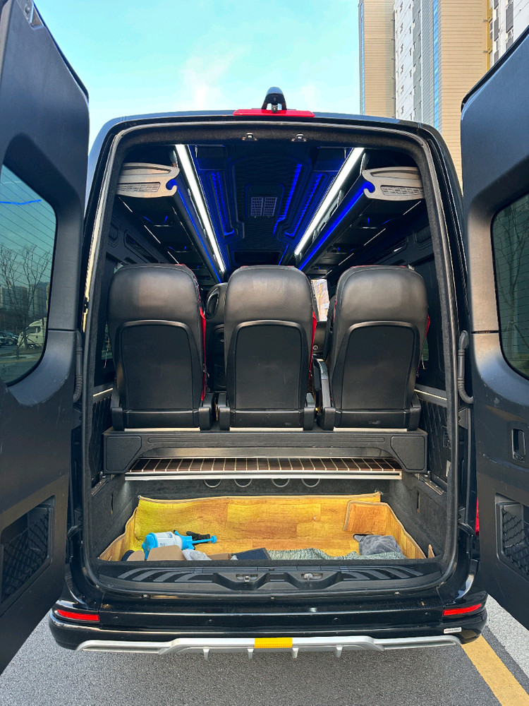 W907 벤츠 스프린터 519 엑스트라 롱바디 15/16인승 에스모터스 출고차량 판매합니다.--7