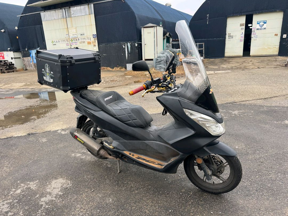 혼다 pcx125 16년 생활튜닝 짧은키로수 판매합니다--0
