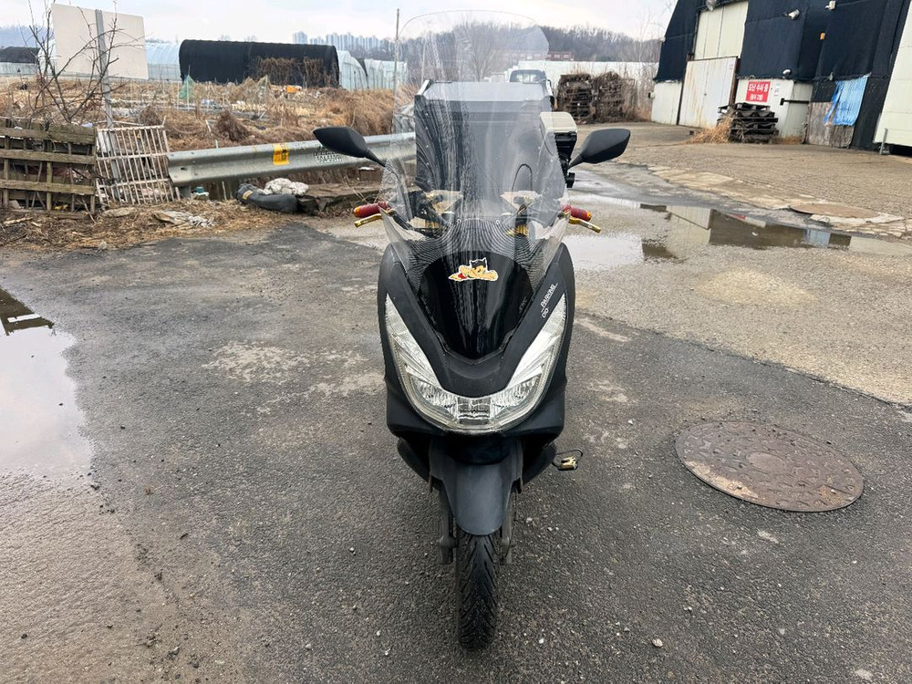 혼다 pcx125 16년 생활튜닝 짧은키로수 판매합니다--1
