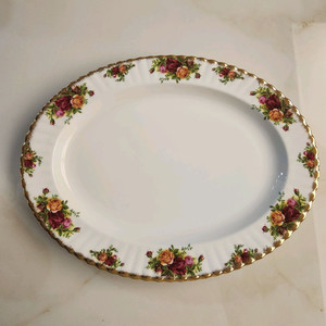 로얄알버트 황실장미 영국산 대형오벌접시와 머그컵 이미지