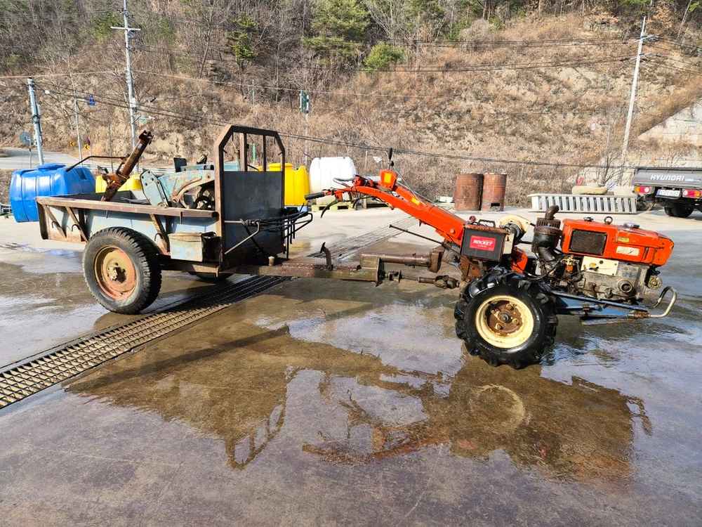 판매물품:대동경운기(키시동) 로타리.쟁기판매합니다판매지역:경북구미입니다 판매가격:150만원대동경운기 판매합니다 키시 이미지