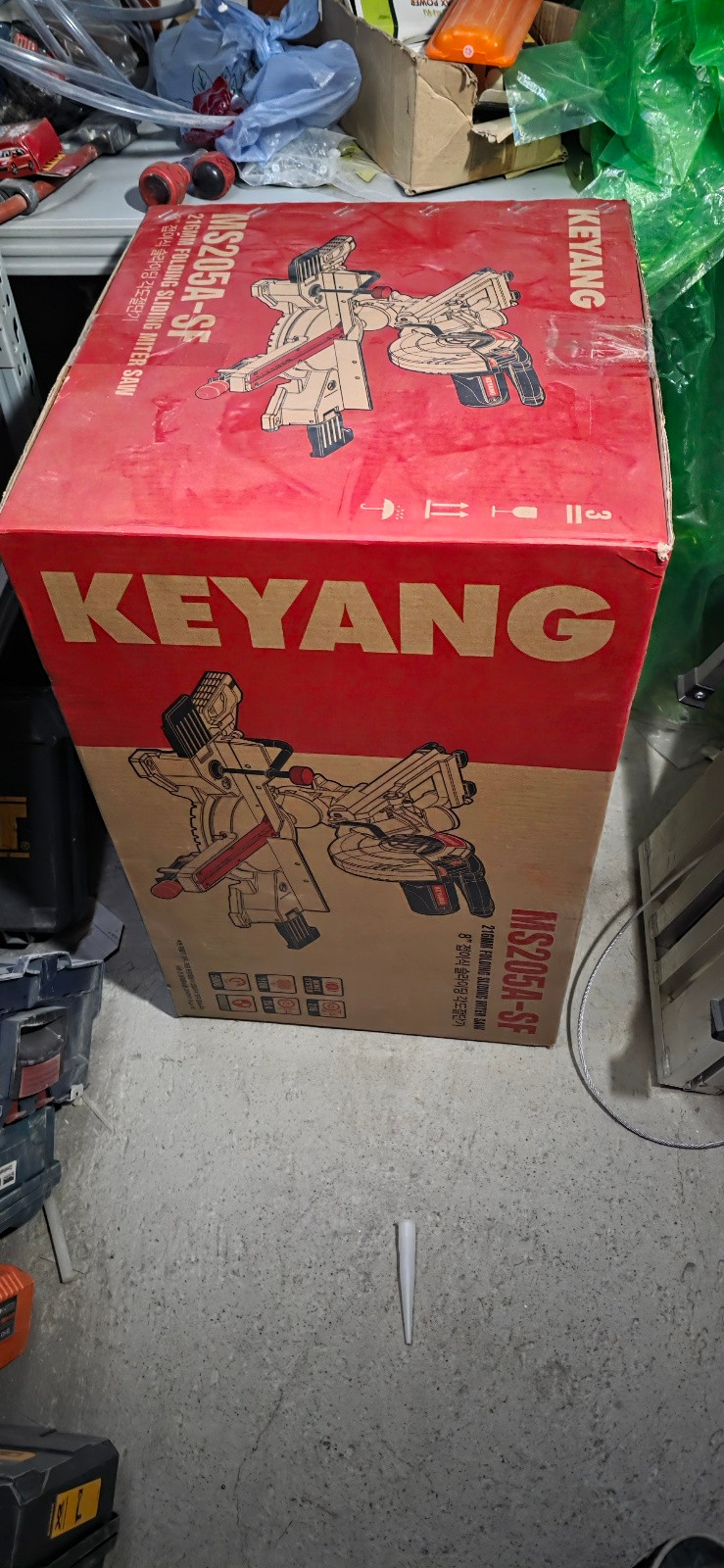 슬라이딩 각도절단기 (박스안뜨든새것) 이미지