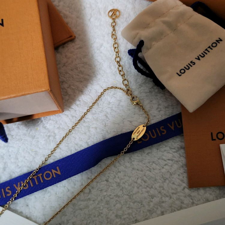 [새상품급/풀구성] 루이비통 에센셜 V 목걸이--3