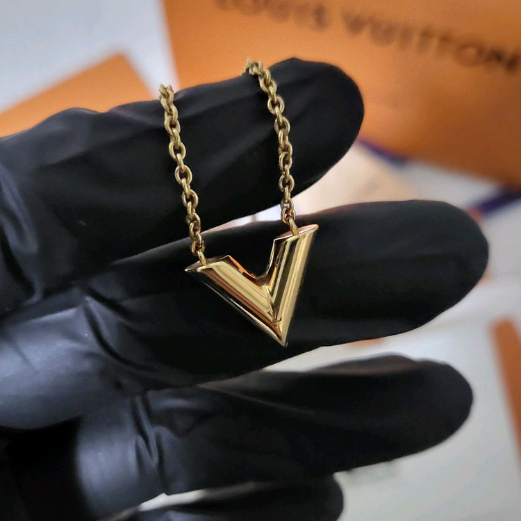 [새상품급/풀구성] 루이비통 에센셜 V 목걸이--4