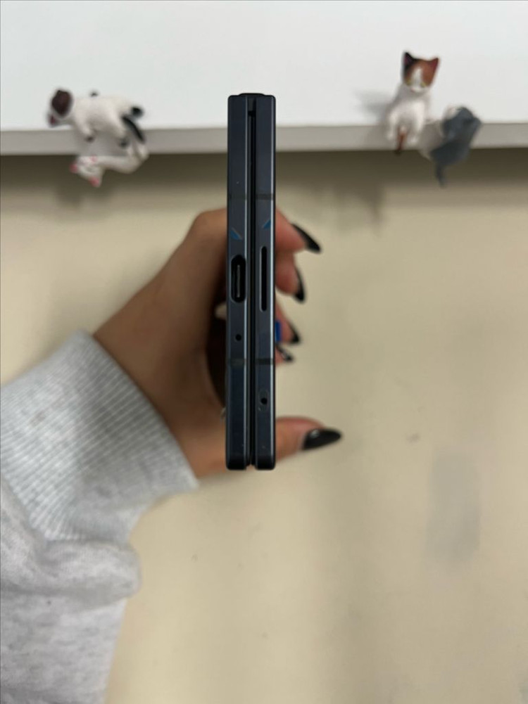 갤럭시Z폴드7 512G 제트블랙 센터올갈이 SSS급--3