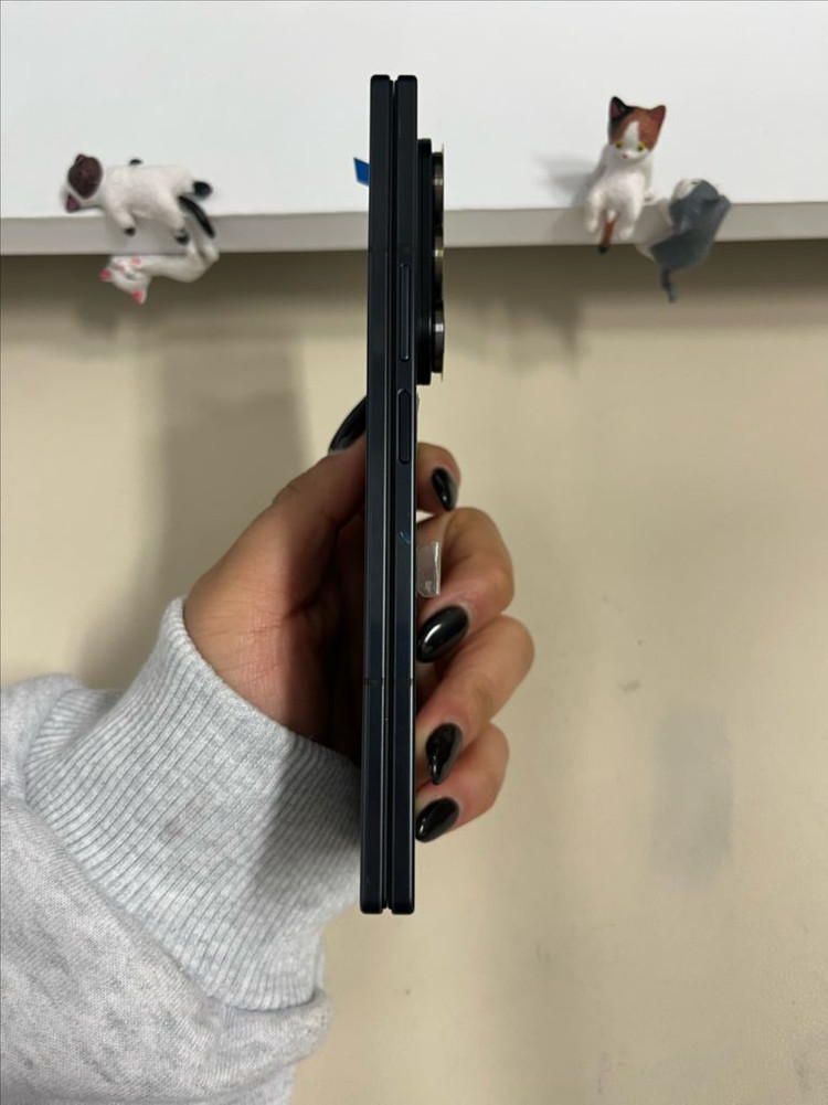 갤럭시Z폴드7 512G 제트블랙 센터올갈이 SSS급--5