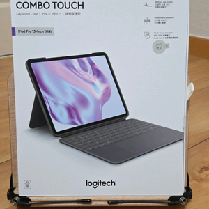 로지텍 콤보터치 iPAD PRO 13 M4 이미지