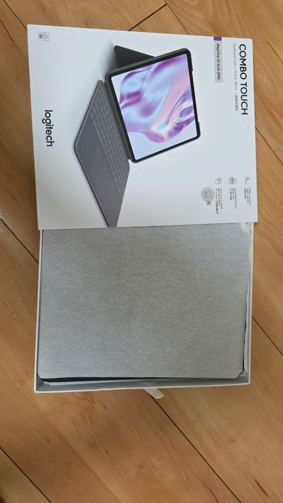 로지텍 콤보터치 iPAD PRO 13 M4 이미지