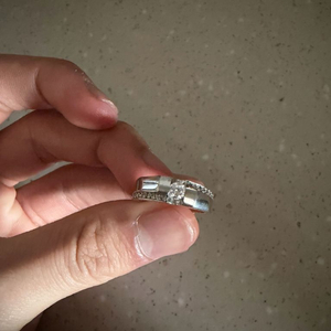 18k 화이트골드 다이아몬드 반지