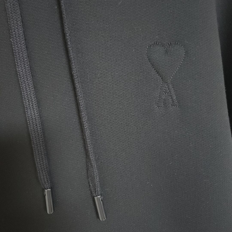 L 아미 블랙 엠보싱 하트 후드티 USW227 이미지