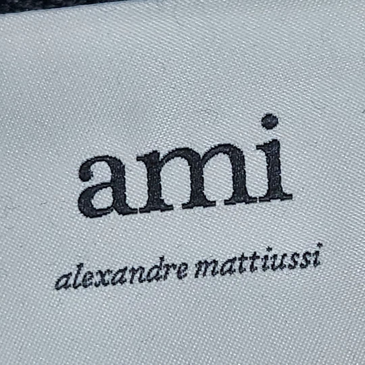 L 아미 블랙 엠보싱 하트 후드티 USW227 이미지