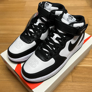 나이키 스투시 에어포스 1 ’07 미드 SP 블랙 앤 라이트 본 275 새제품 DJ7840-002 스니커즈 운동화 이미지