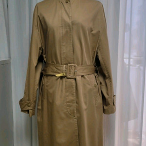 DEW MARCEL 트렌치코트입니다