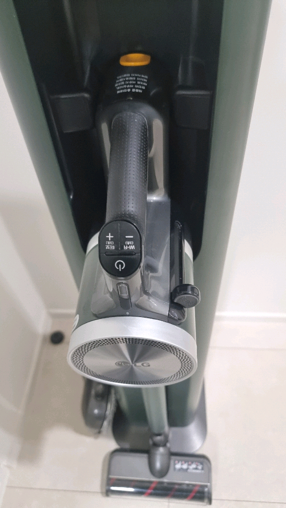 LG코드제로 무선청소기 풀세트 판매합니다--2