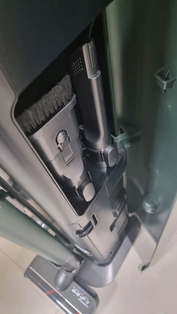 LG코드제로 무선청소기 풀세트 판매합니다--3