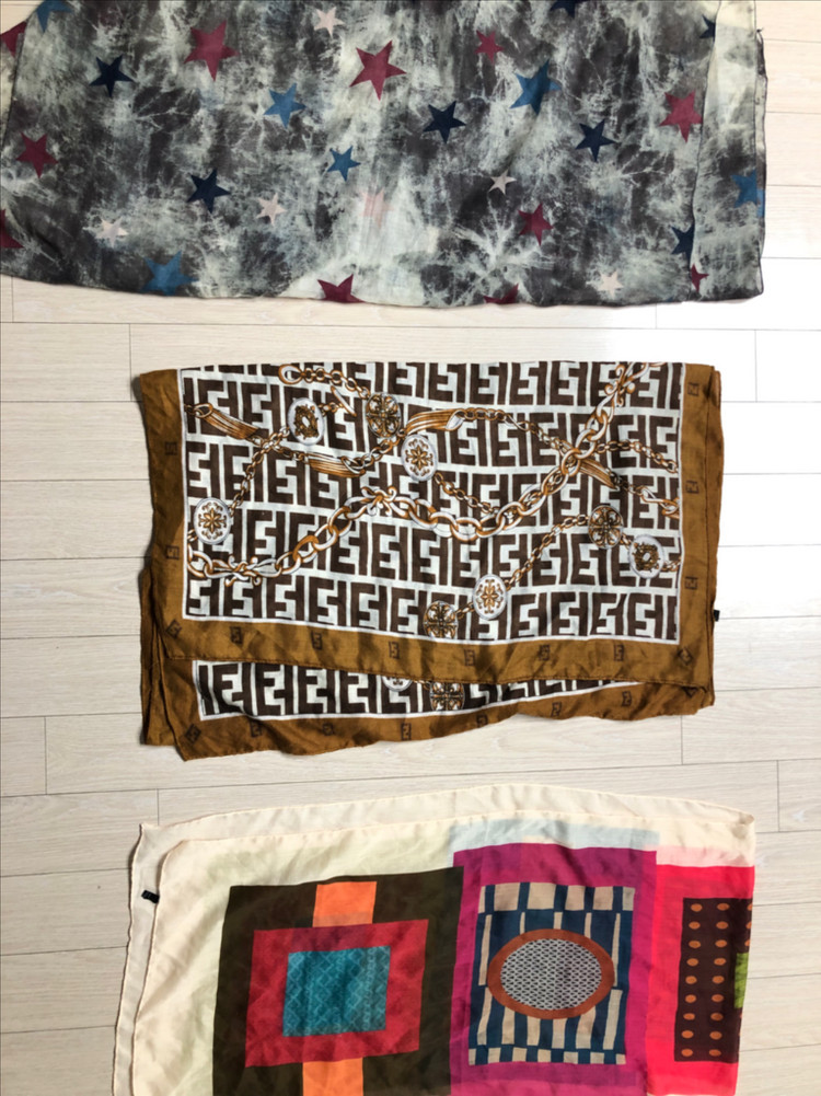 밀라숀 바비에리 머플러 및 숄 등등 일괄판매--2