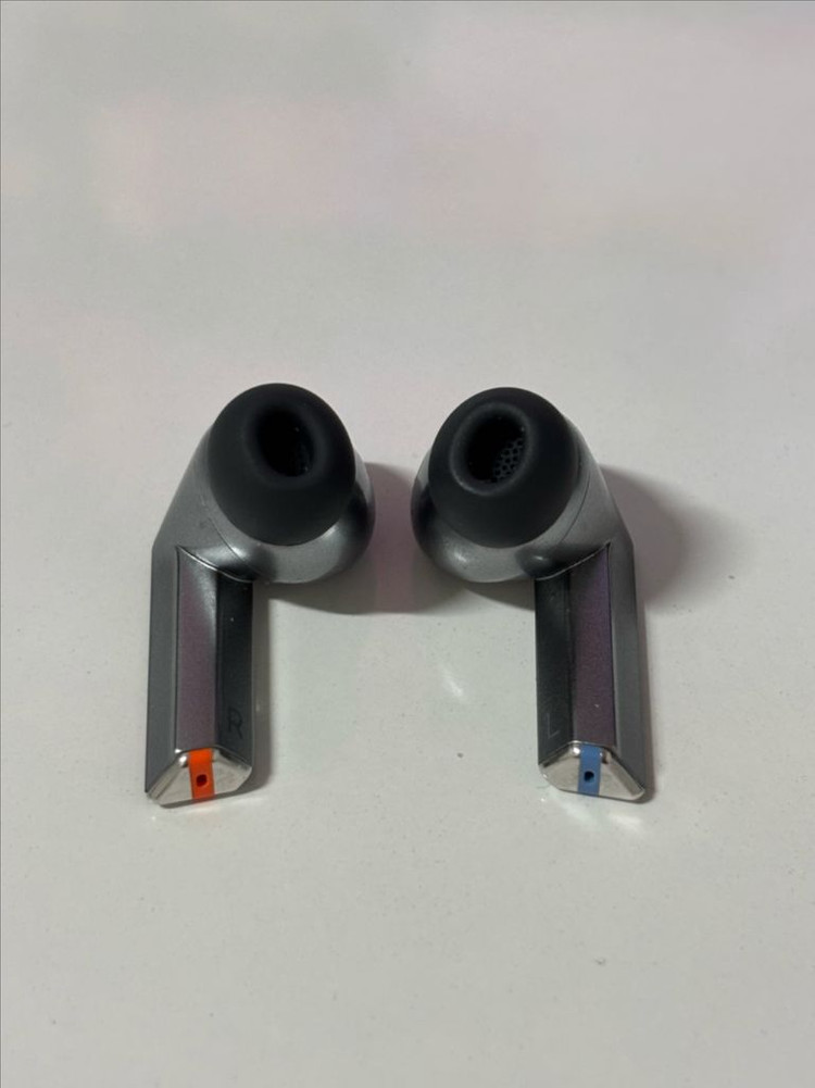 삼성 갤럭시 버즈3 프로 풀박스 + 디월트 케이스 이미지