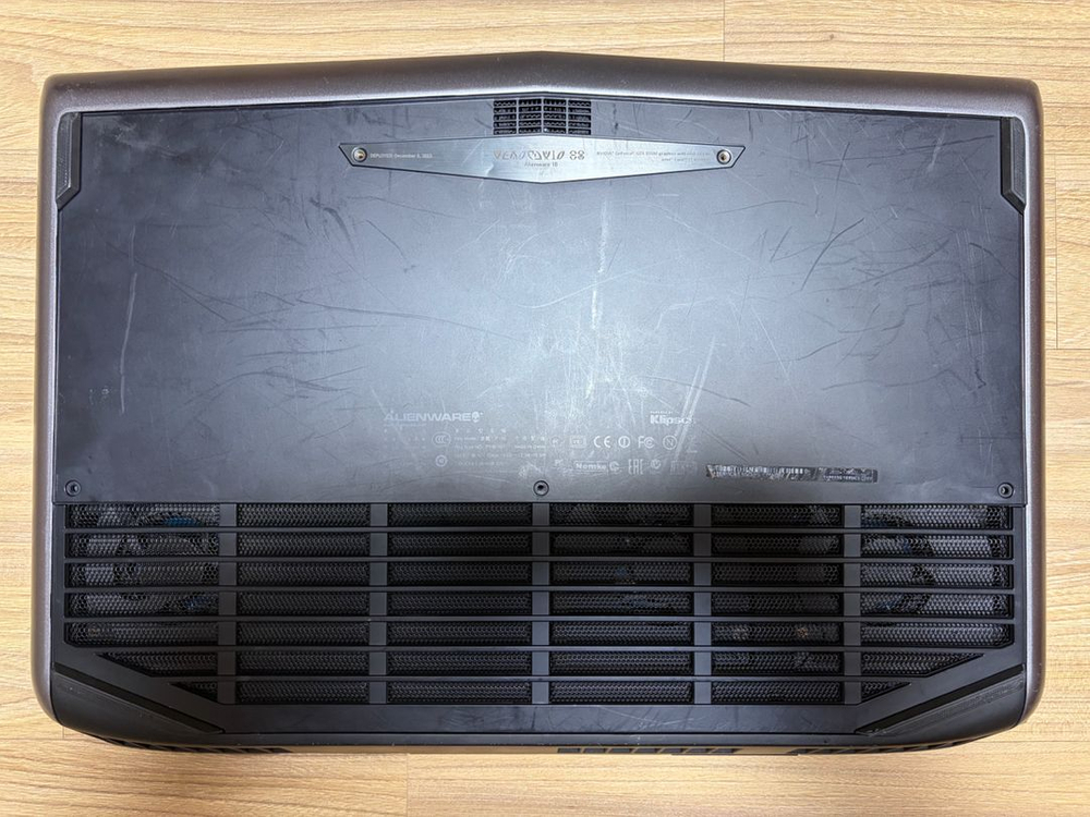 델 에일리언웨어 18 R1 M5000M 이미지