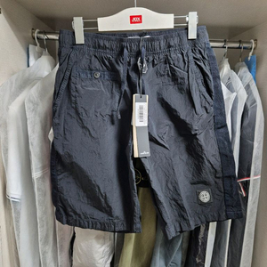 새상품 스톤아일랜드 메탈나일론 반바지 S 28-30 네이비