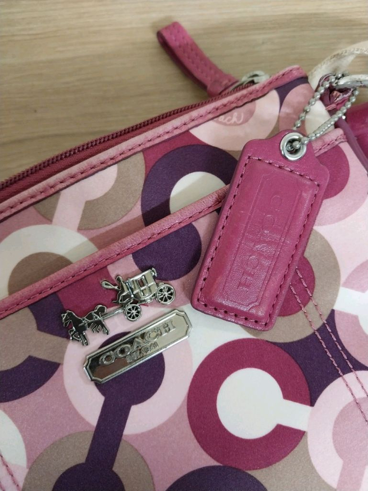 여성 코치 멀티컬러 스윙 미니 크로스백 이미지