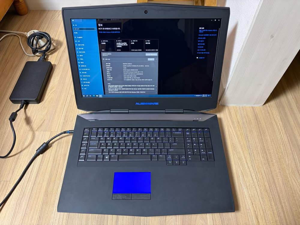 델 에일리언웨어 18 R1 M5000M 이미지