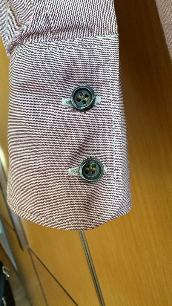 디스퀘어드 DSQUARED 셔츠 남방 정장 슈트 신사 정품 새상품급44사이즈슬림하지 않아요레이저 각인 단추드레스 캐--3