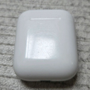 (정리 중 득템!) 에어팟 2 본체 케이스-반값택포 이미지