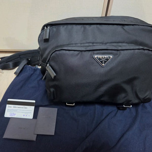 프라다 바이커백 신형 2vh021