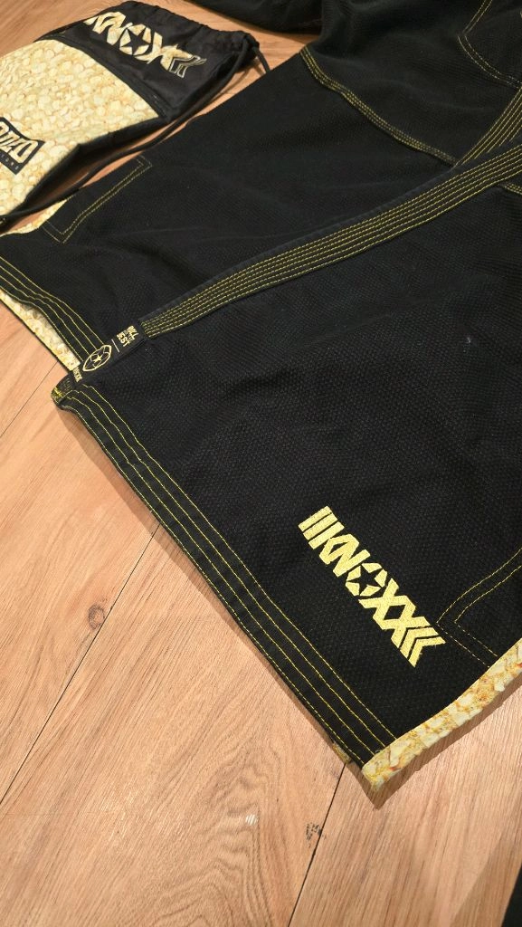 낙스 골드블러디드 NUGZ 블랙 주짓수도복 이미지