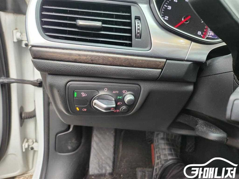 [아우디]뉴A6 40 TFSI 프리미엄 #3월급매--9