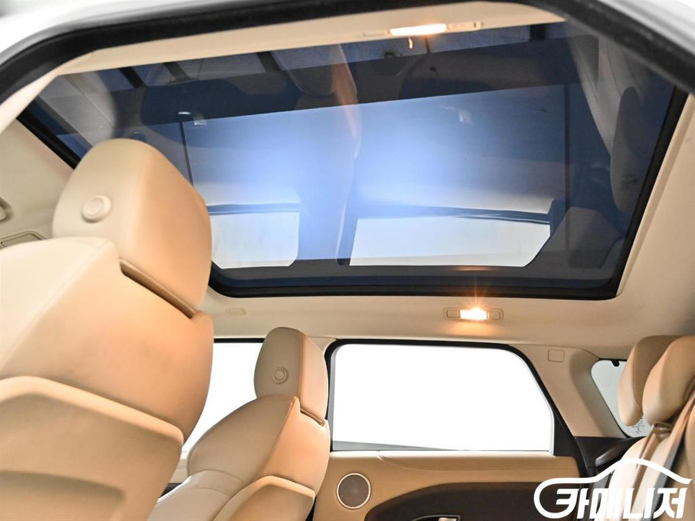 [랜드로버]레인지로버 이보크 2.0 TD4 SE (5인승) #3월급매--8