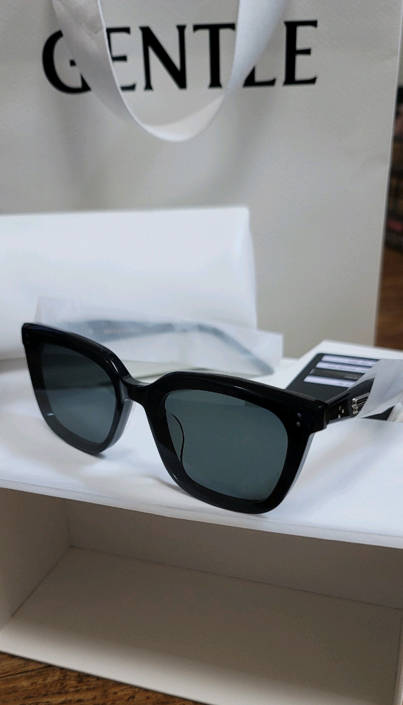 젠틀몬스터 tote-01 선글라스 (보증서포함)--1