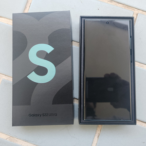 갤럭시 S22울트라 그린 256GB 판매합니다.