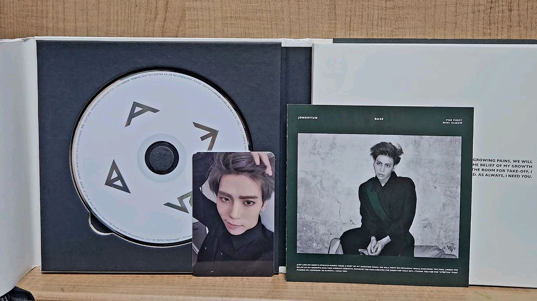 샤이니 종현 BASE 첫 번째 미니 앨범--2