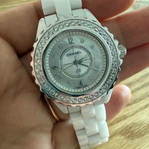 샤넬 j12 화이트 세라믹 시계