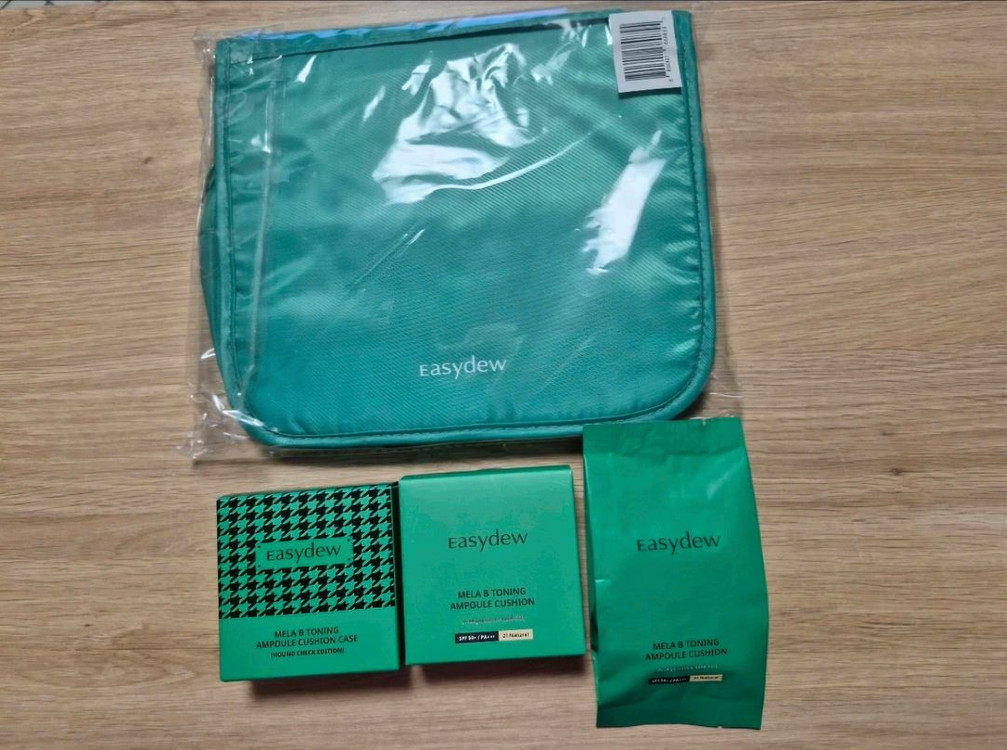 [미개봉 새상품] 이지듀 멜라 비 토닝 앰플 기미쿠션+에디션 케이스+트래블백 4종세트--1