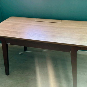 리바트 원목 책상 이미지