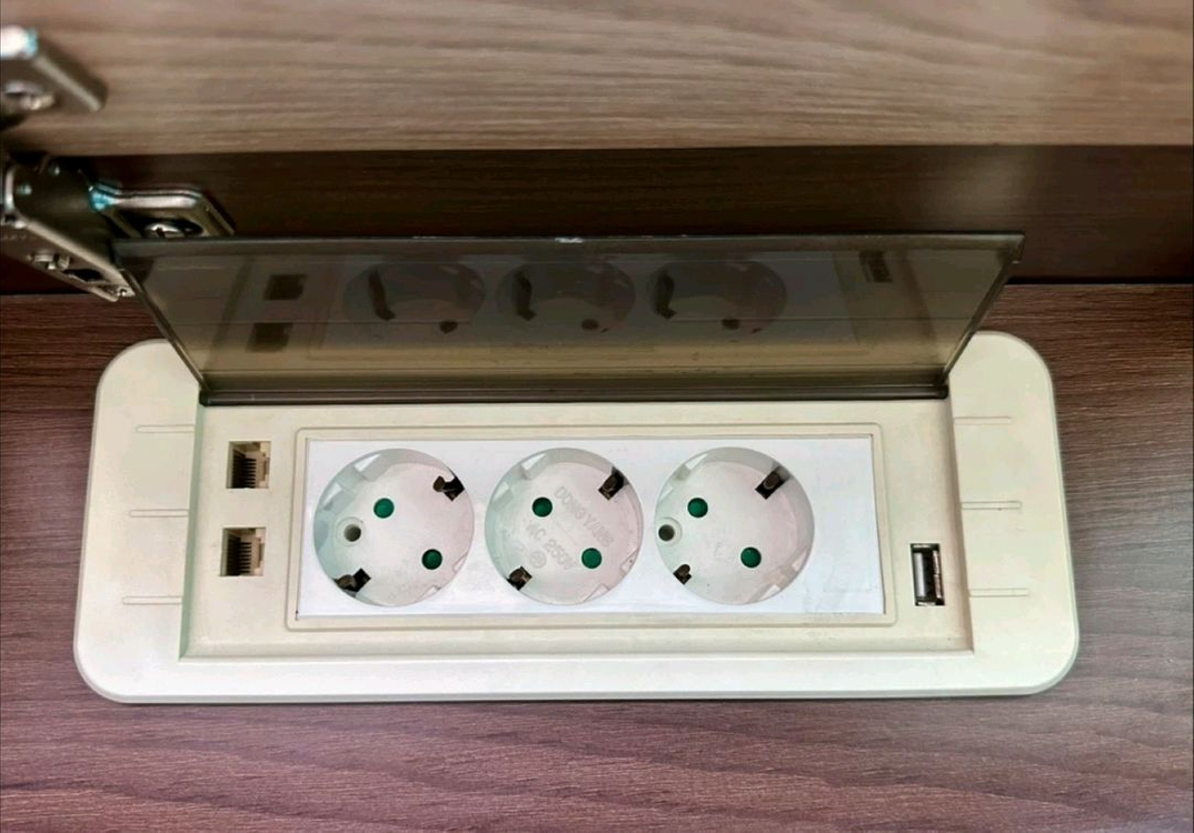 리바트 원목 책상 이미지