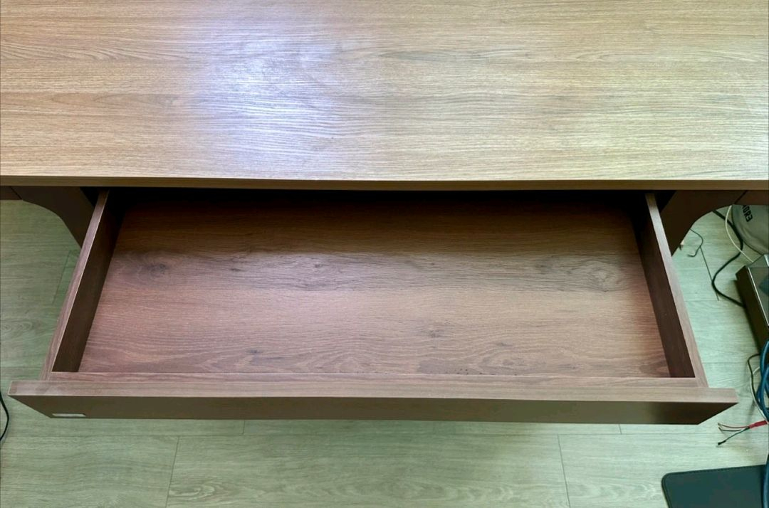 리바트 원목 책상 이미지