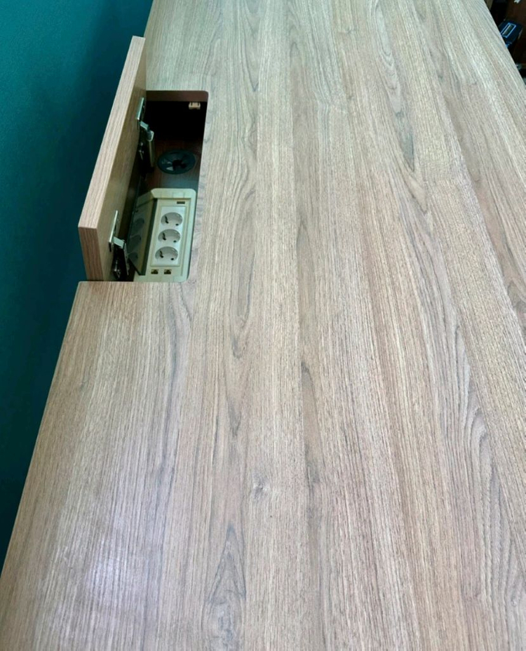 리바트 원목 책상 이미지