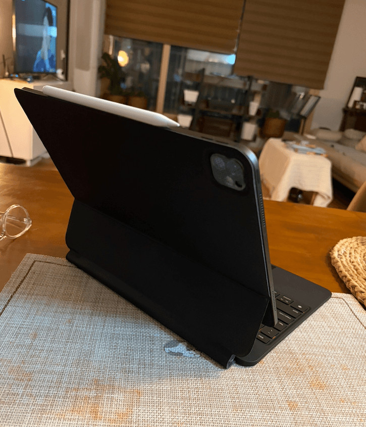 아이패드 M4 13인치 키보드 케이스 - 니케--1