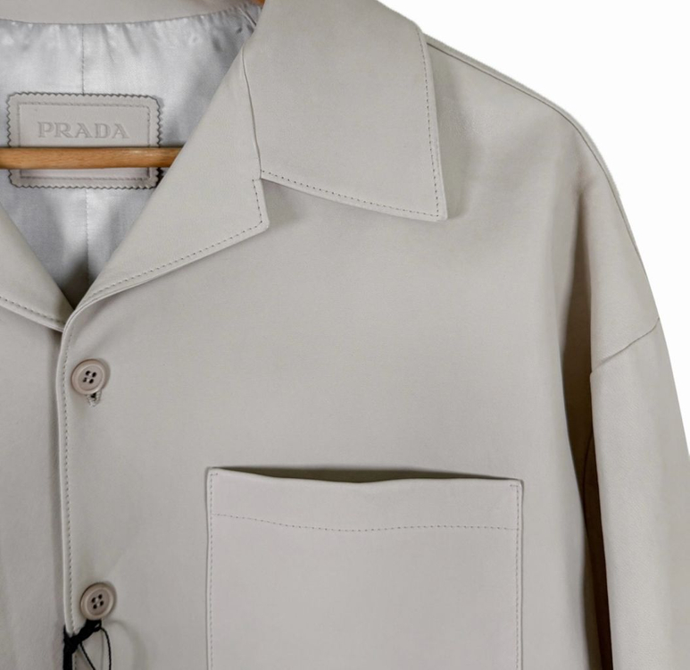 [50] 프라다 남성 나파 레더 삼각로고 램스킨 반팔 셔츠 자켓 베이지--3