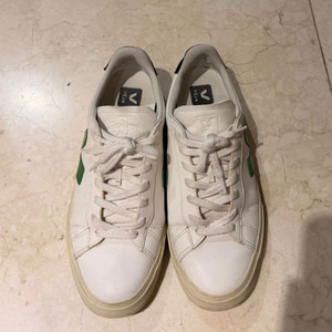 베자(VEJA) 캄포 스니커즈 42