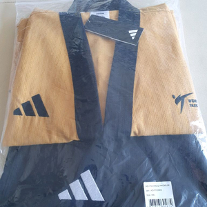 (가격인하) 아디다스 고단자 품새도복 새제품(160)