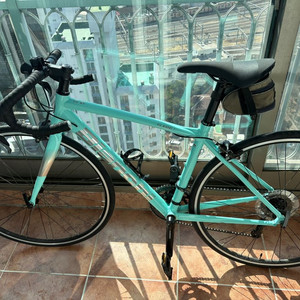 24년형 비앙키 니로네 7 클라리스 로드 자전거