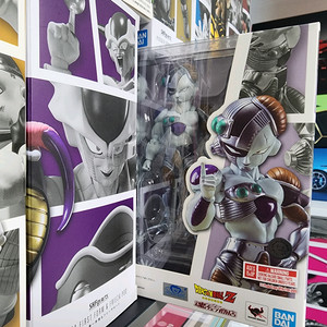 SHF드래곤볼 메카프리저 판매합니다.